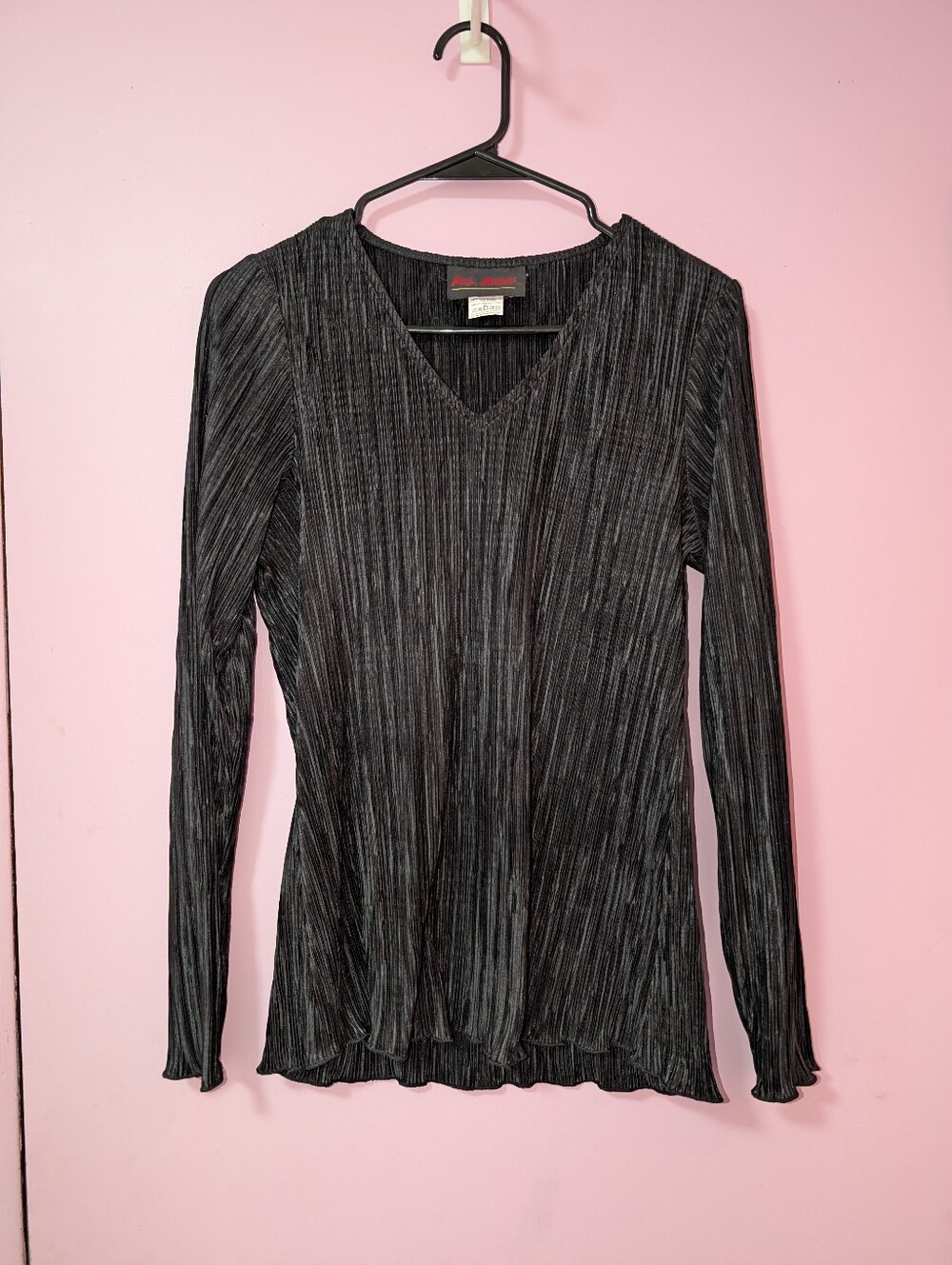 Vintage Mr.Max Black Pleated V-Neck Long Sleeve Top